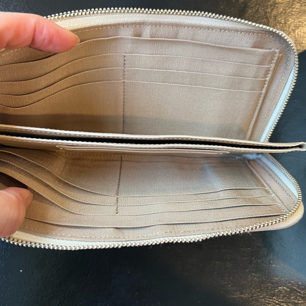 Wallet - Picture 6 of 9
